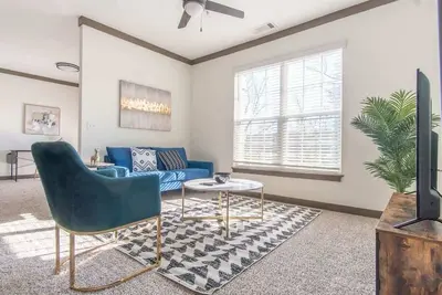 Image de Spacious 1br Suite | Pool, Parking + Gym D