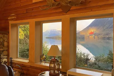 Image de Beautiful View from our Lakefront Log Cabin with Guest Cabin