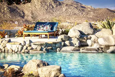 Image de Hilltop Wine Country Estate with poll and amazing 360 views
