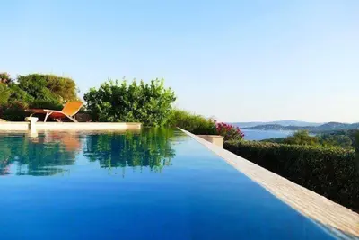 Image de Villa avec piscine pour 10 personnes 4 étoiles
