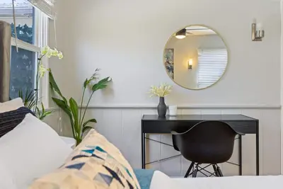 Image de 5 Minutes To Old-Town Monrovia New Listing Special Book Now!