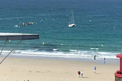 Image de Vue et acces direct sur la plage pour 2 adultes + 2 enfants