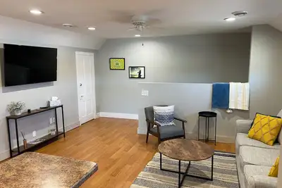 Image de Unique Apartment above Lake Time Brewery in Downtown Clear Lake