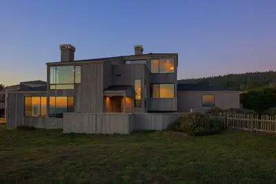 Image de Large Ocean Front home. . . Dog Friendly located on Wild Iris