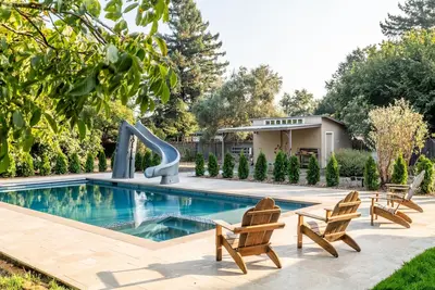 Image de [Egg Farm Ranch] Heated Pool - Water Slide - Hot Tub - Dog Friendly