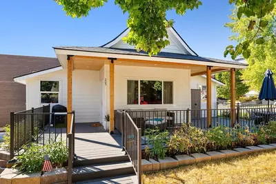 Image de The Alpenglow Bungalow