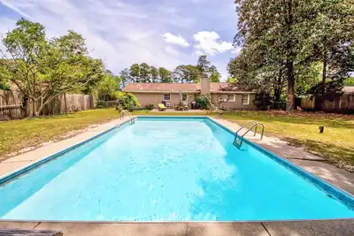 Image de Pools Paradise: 4  Br, 2  Ba House in Wilmington, Sleeps 8