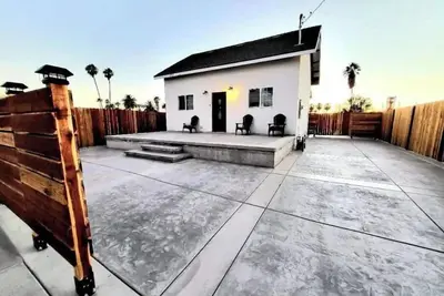 Image de Casita Escondida w/hot tub in Downtown Sb
