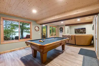 Image de Sleeps up to 14. Stunning and spacious log cabin within 30 min of Brainerd.