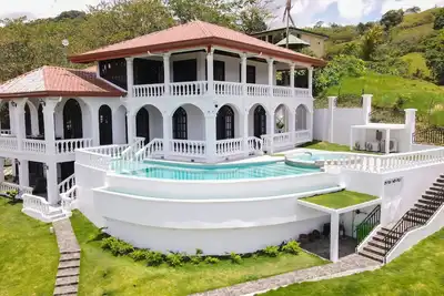 Image de Mesmerizing Volcano Villa Infinity Pool + Hot Tub