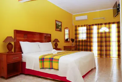 Image de Close proximity to the International Airport and Sandy Beaches