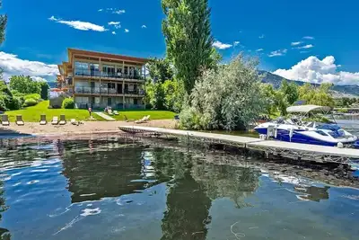 Image de Osoyoos Lakefront, Perfect Summer Vacation Spot, Pool, Hot Tub and Private Beach
