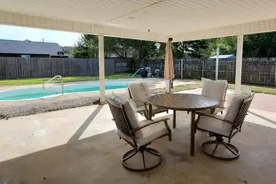 Image de New! Spacious 3bd\/2ba home with pool! Sleeps 8