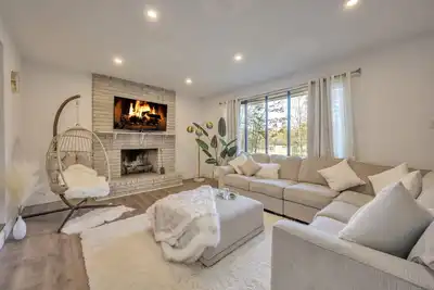 Image de Luxury Pocono Home w\/ Glamping Tent. Near Lake\/Ski