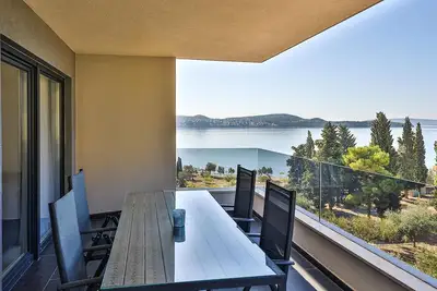 Magnifique appartement à Seget Donji