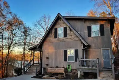 Image de Bunk\/Game Room, Near Lake, Pet Friendly, Firepit, Fun!