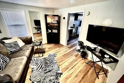 Image de Peaceful Oasis & close to town, laundry, dog ok