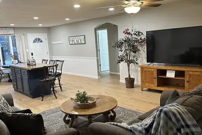 Image de *Magnolia inn* updated condo, centrally located. Pet friendly! Boat/ Rv parking