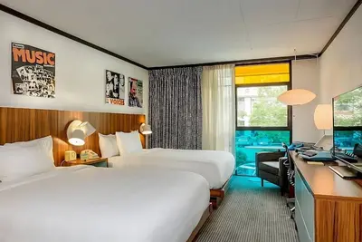 Image de Relax and Recharge! Pets Allowed, Pool, Minutes to Boston Public Garden