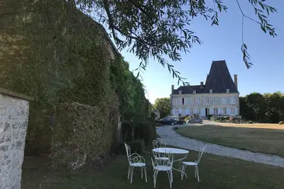 Image de 17th century estate surrounded by moats in the heart of the Regional Park