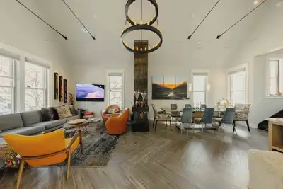 Image de Charming Downtown Home with Hot Tub by InvitedHome | Near Shops, Walk to Ski