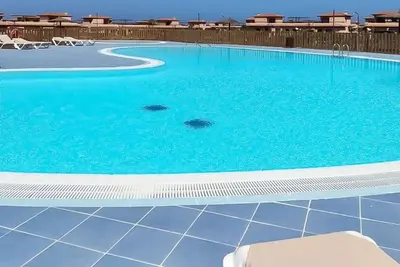 Image de Villa Calma with private garden and pool.