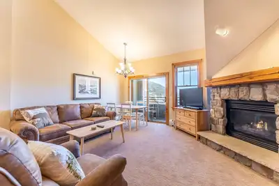 Image de Top Floor w/ Mountain & Ski Slope Views, Ideal Location in River Run Village