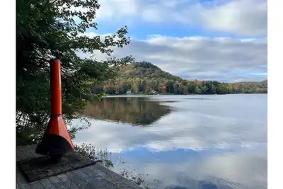 Image de Lakefront A-Frame Cabin located in the Adirondacks