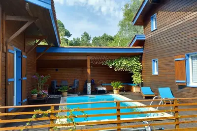 Image de Villa bois piscine et calme 10km plage 5km lacs