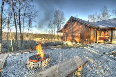 Image de Starway to Heaven Cabin at Red River Gorge - Hot Tub - Great View