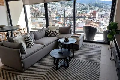 Image de View of the City and Central apartment