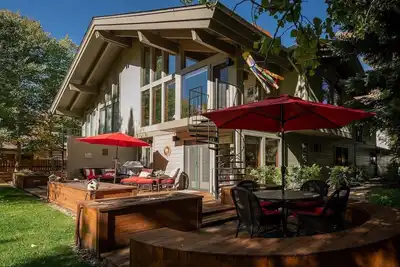 Image de Creek Front Duplex | Close to Lifts with Hot Tub