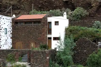 Image de Renovated stone house 6 minutes from Valverde
