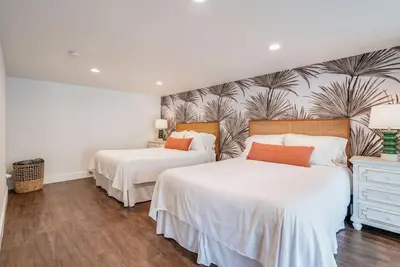 Image de Hot Tub, Central Location, Stylish, 2br/1ba