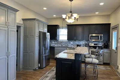 Image de Spacious Dundee Apartment w/5 rooms - Walk to Unmc