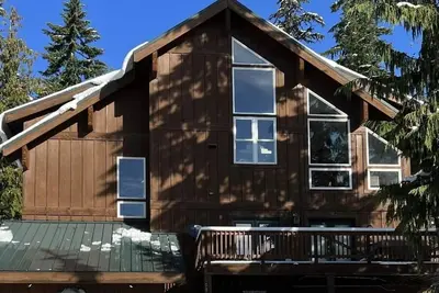 Image de Mountain home perfect for large groups in the heart of Government Camp