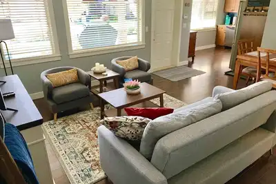 Image de Bright 2 bdrm, 13 minutes from Silver Star/Golf/Lakes