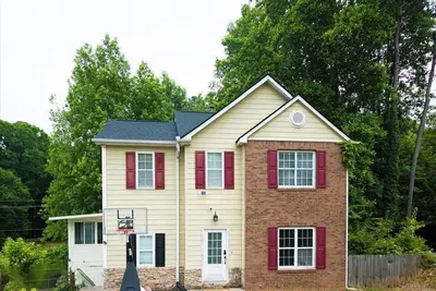 Image de 3-bedroom house in terrific Marietta with cool Ac
