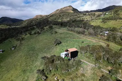 Image de Glamping cabin, in nature and surrounded by the outdoors with Jacuzzi