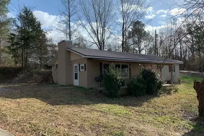 Image de 1500 sq ft house located on m y farm. open floor plan