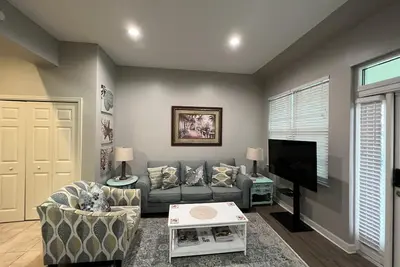 Image de 3br Beach Condo Walk to Shops & Restaurants