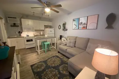 Image de Jersey Shore Poolside Escape