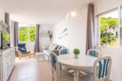 Image de Appartement avec vue sur la mer et accès plage