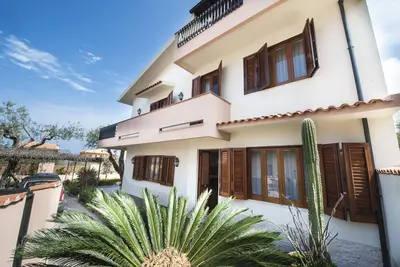 Image de Villa Chorisia. Antique furniture Villa, large rooms and quiet area