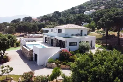 Image de Exceptional villa, sea view & heated pool