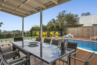 Image de Tennis, Swimming and Outdoor Entertaining