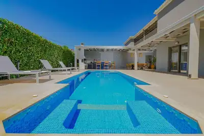 Image de Dareia-Ground Floor 2 bedroom Suite with Heated Private Pool