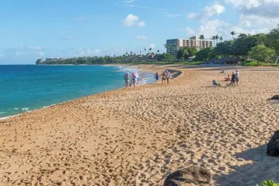 Walk to Kaanapali Beach! Fully Remodeled 1br, Pool