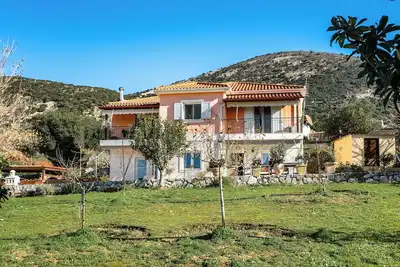 Image de Appartement de vacances \"Zoi\" avec vue sur la mer, jardin partagé et Wi-Fi.