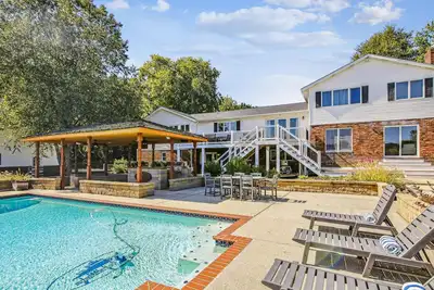 Image de Kent Island Waterfront | Private Dock | Pool | Outdoor Dining | Stunning View